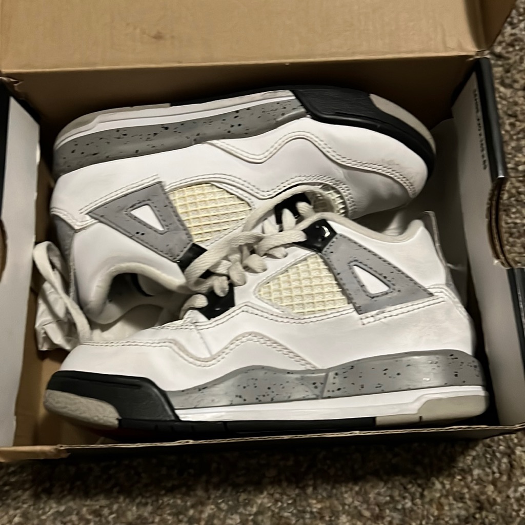 Jordan 4 White Cement